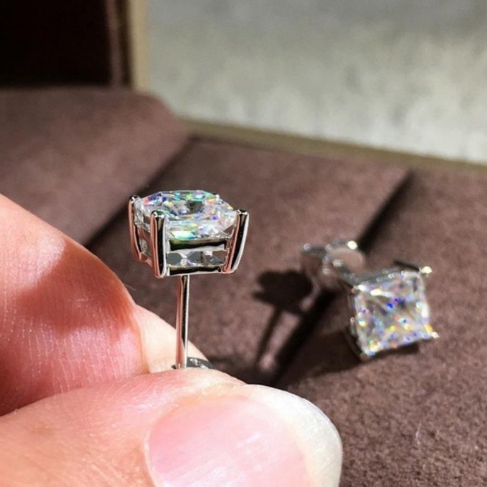 2.5 ct Square Princess Cut Diamond Stud Earrings - Picture 3 of 4